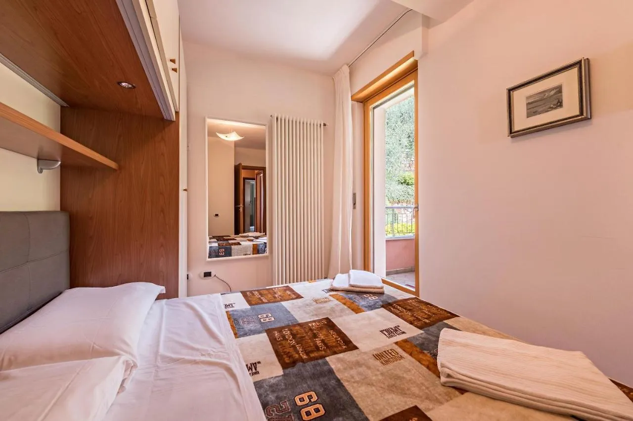 Apartman Luminoso Appartamento Vista Lago Torri del Benaco Olaszország
