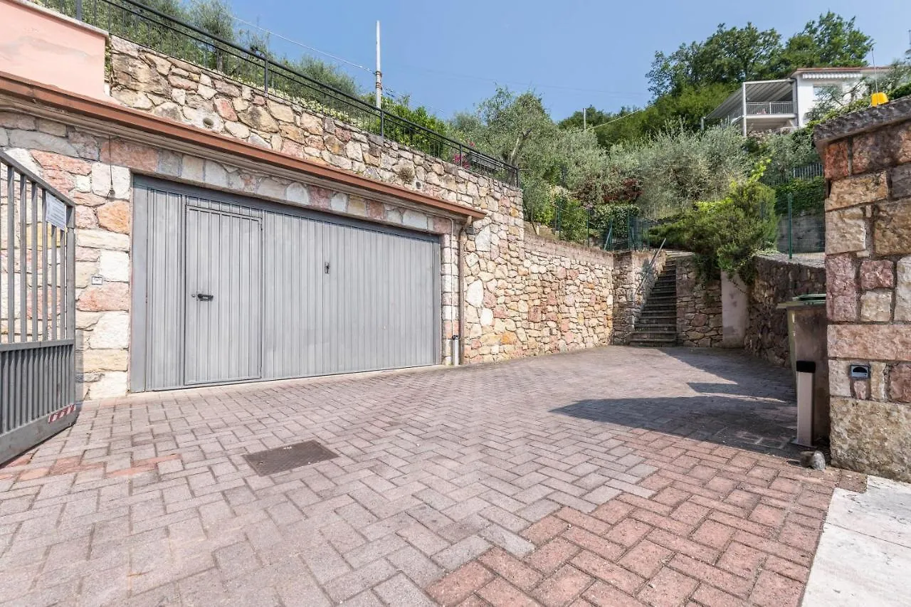 Apartman Luminoso Appartamento Vista Lago Torri del Benaco